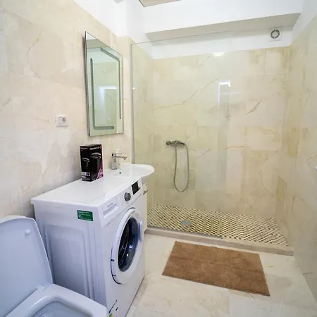 509 B2 Almar Luxury Residence-Renting Apartments & Free Pool *